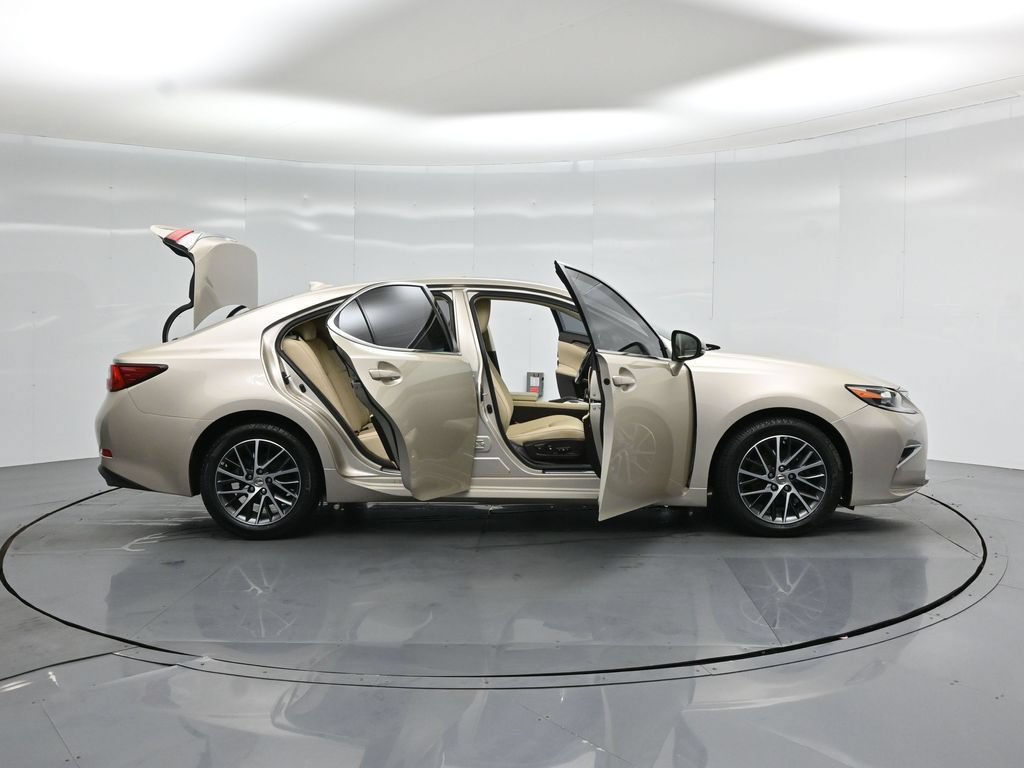 Used 2017 Lexus ES 350 w/ Navigation System Package FWD image 5