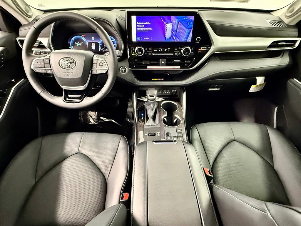 Used 2026 Toyota Highlander Platinum image 34