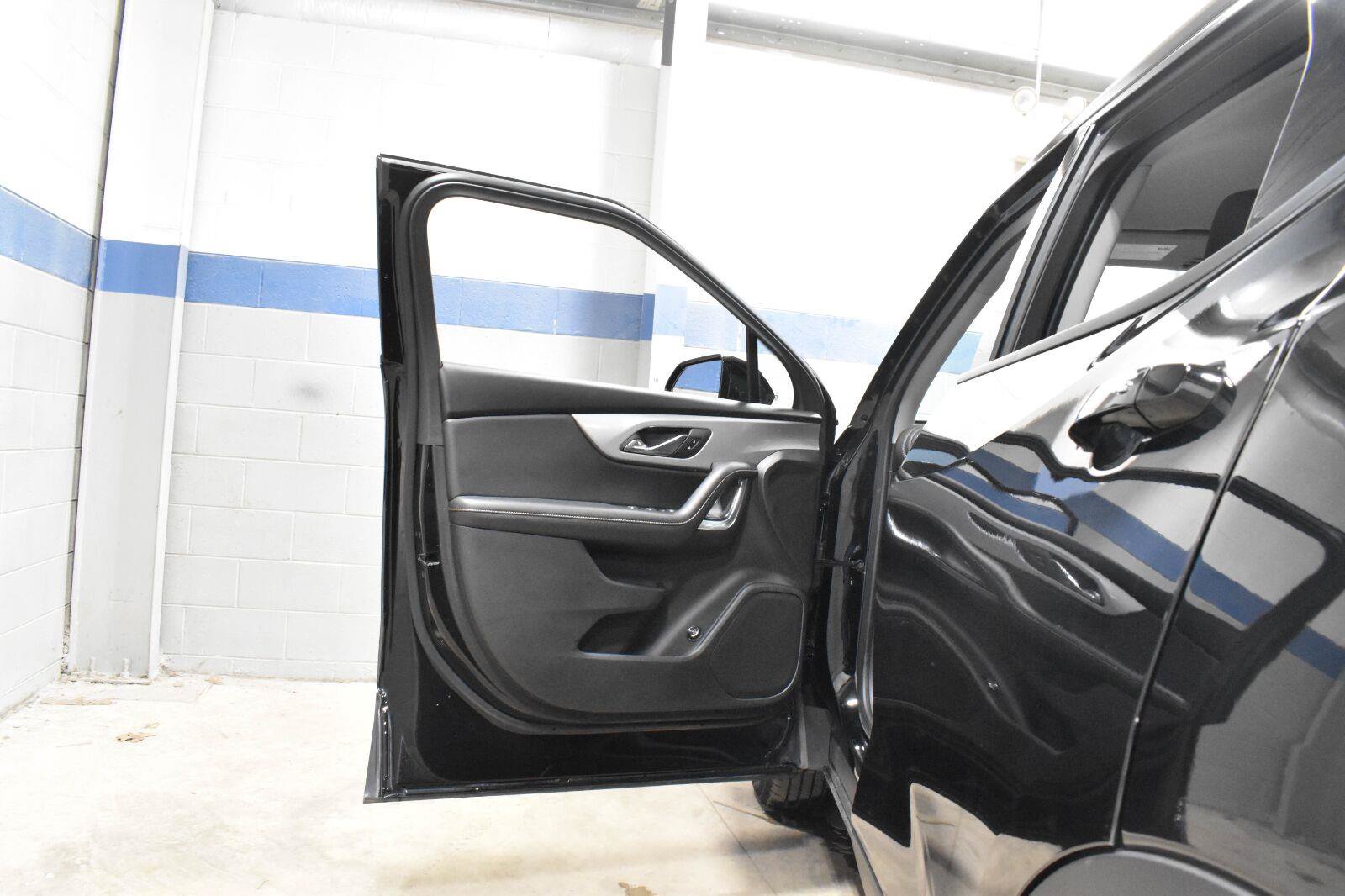 Used 2024 Chevrolet Blazer LT w/ Convenience Package AWD/4WD image 9