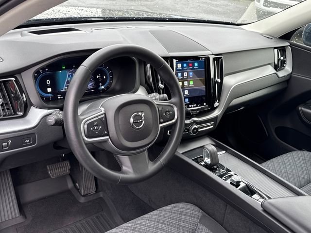 Used 2022 Volvo XC60 B5 Momentum image 19