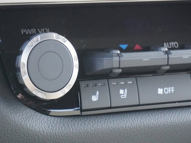 New 2025 Toyota Tundra Limited image 28