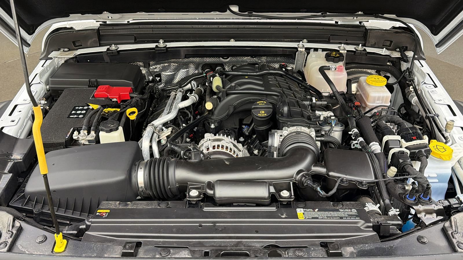 Used 2025 Jeep Wrangler Rubicon w/ Convenience Group image 16