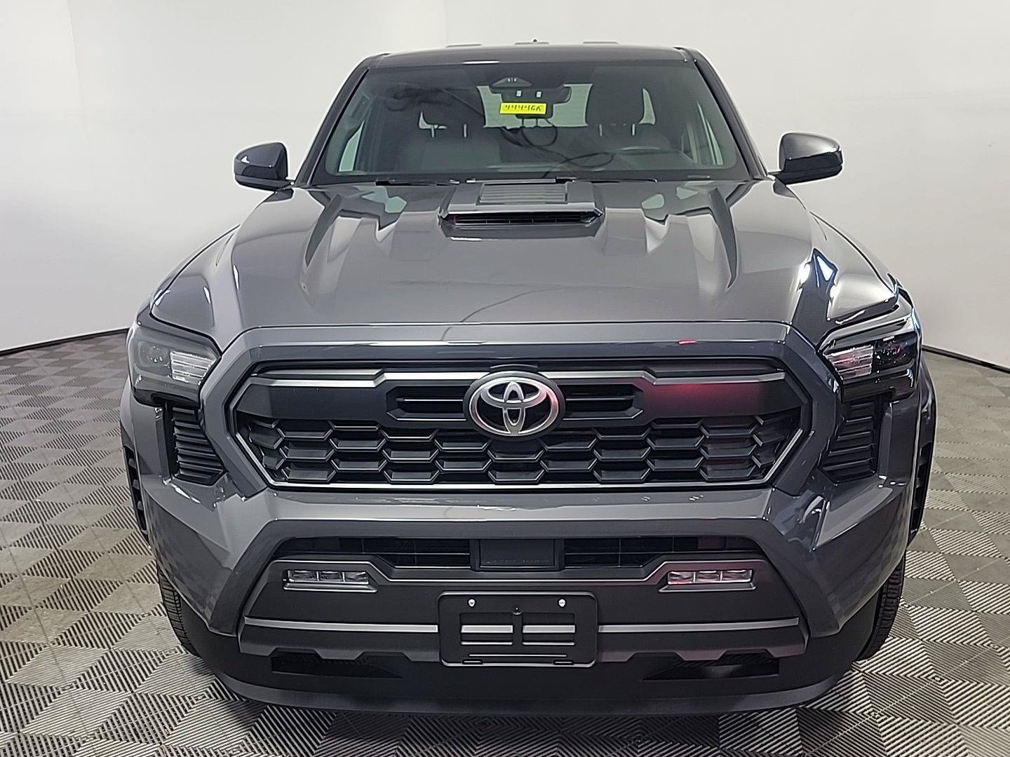 Used 2025 Toyota Tacoma TRD Sport AWD/4WD image 12