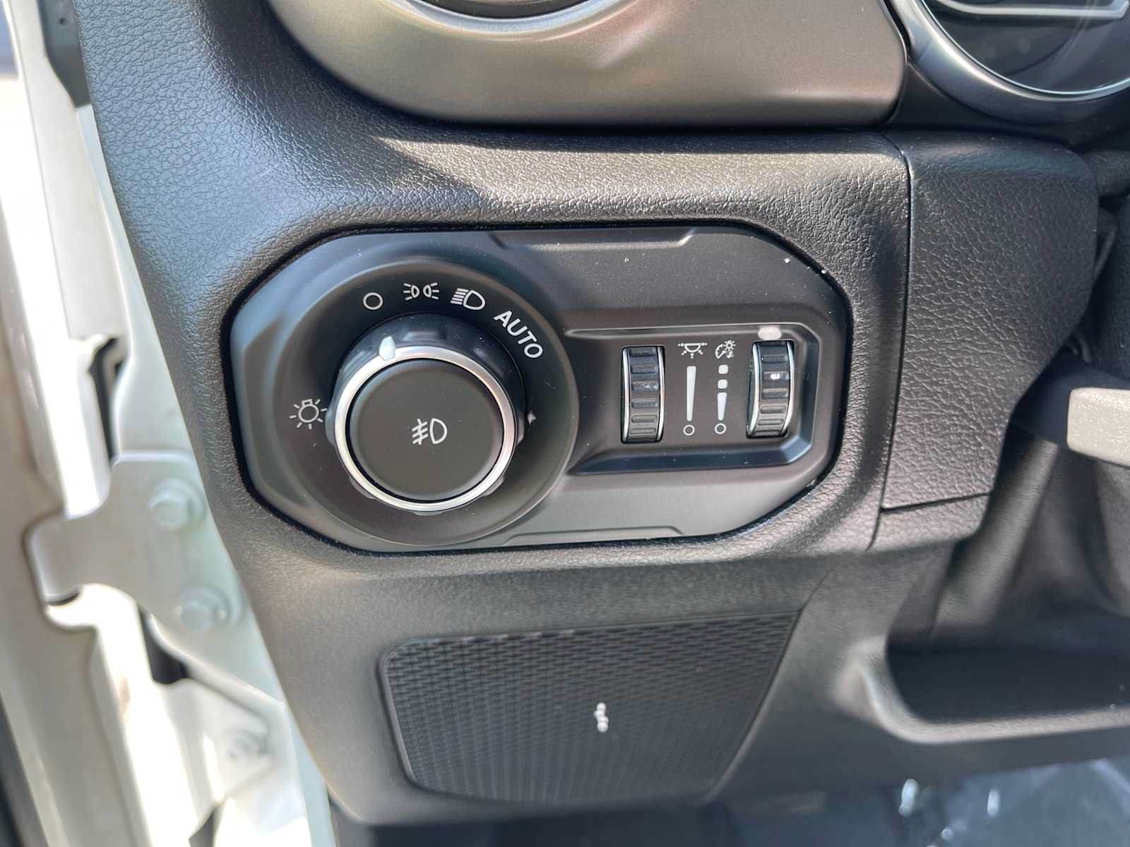 Used 2021 Jeep Wrangler Unlimited Sport AWD/4WD image 18