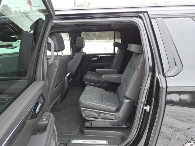 Used 2025 Chevrolet Suburban RST image 24