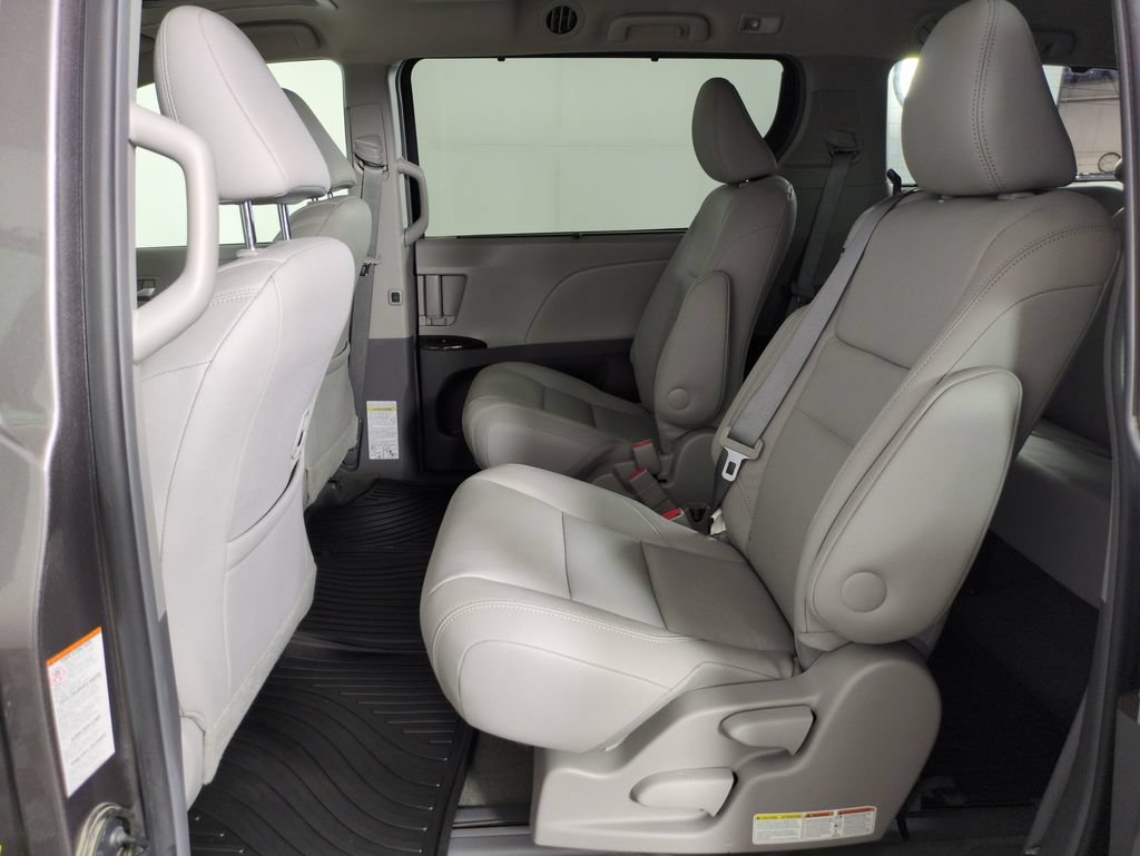 Used 2017 Toyota Sienna XLE Premium w/ Protection Package FWD image 28