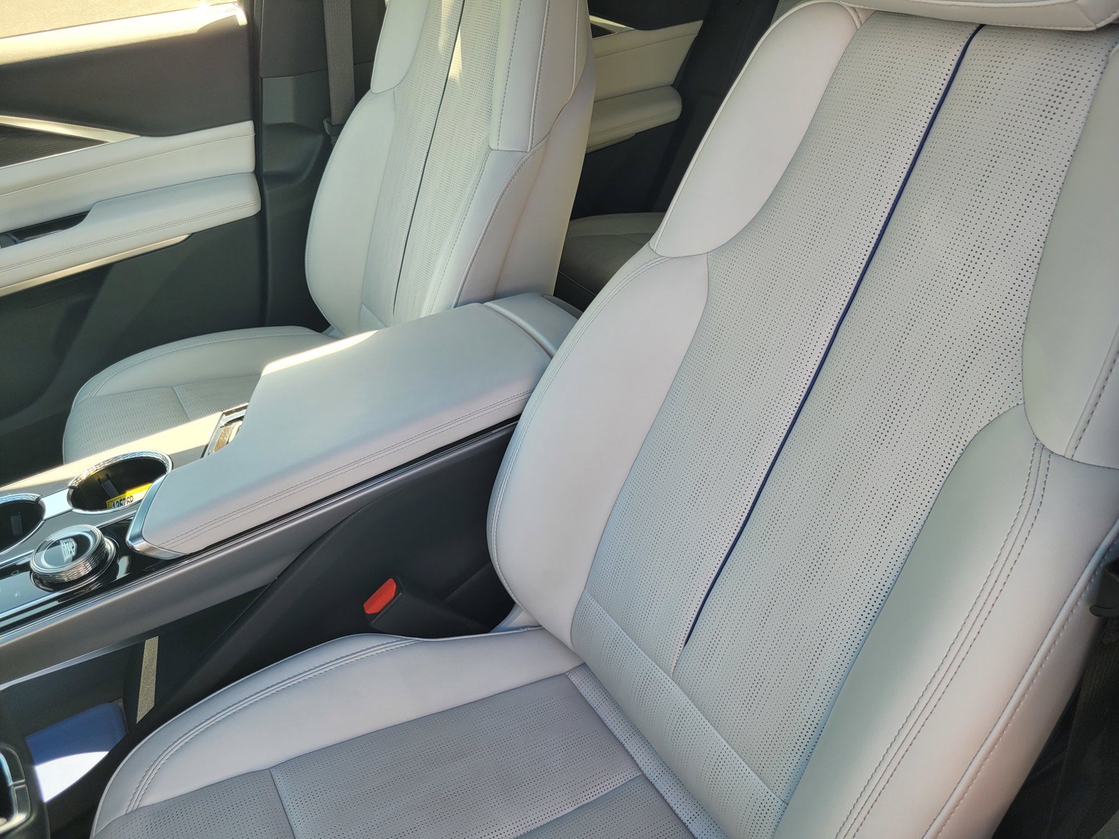 Certified 2024 Cadillac Lyriq Sport AWD/4WD image 9