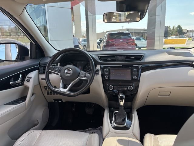 Used 2018 Nissan Rogue Sport SL w/ SL Premium Package image 19