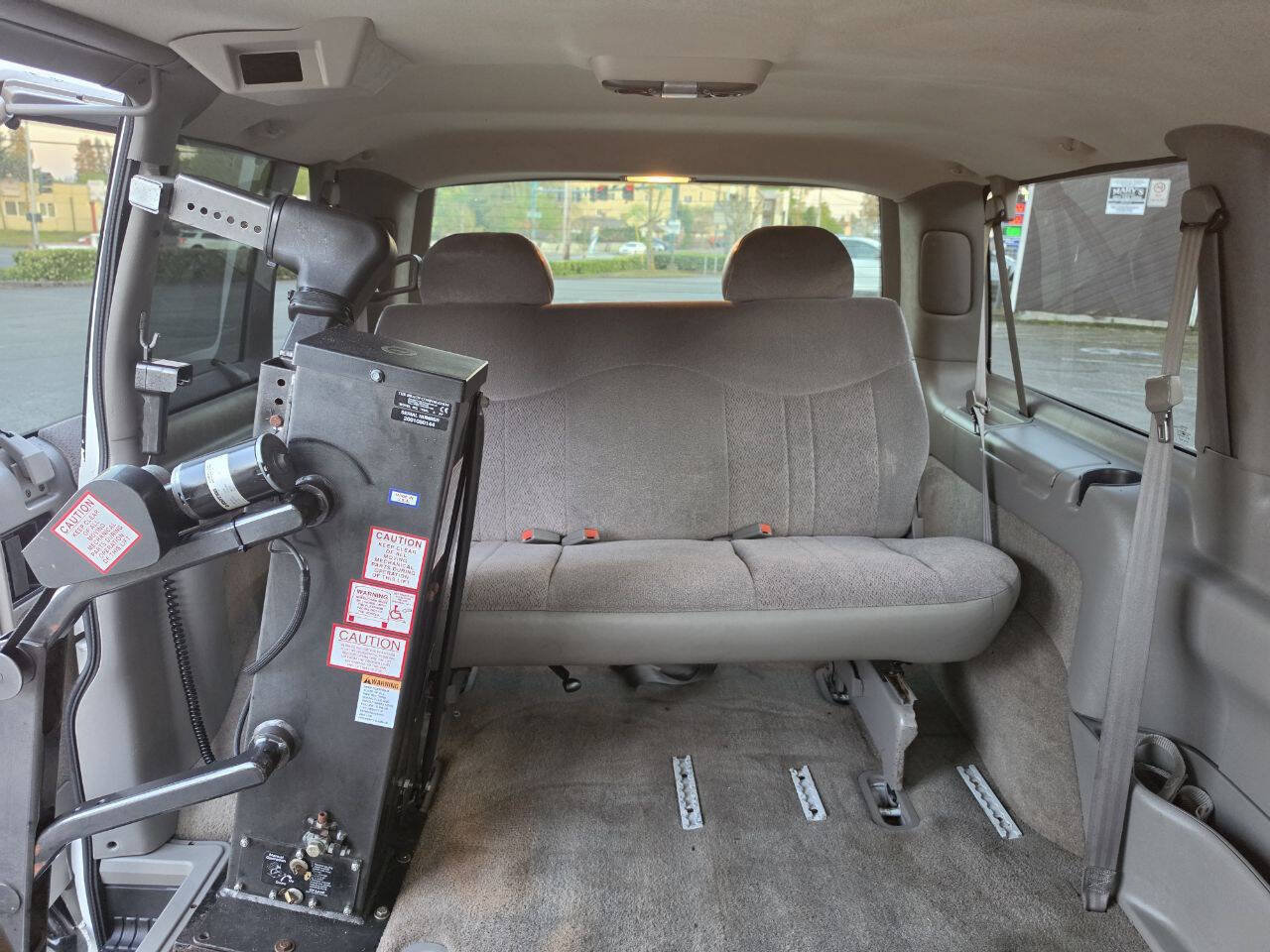 Used 2001 Chevrolet Astro Passenger RWD image 12