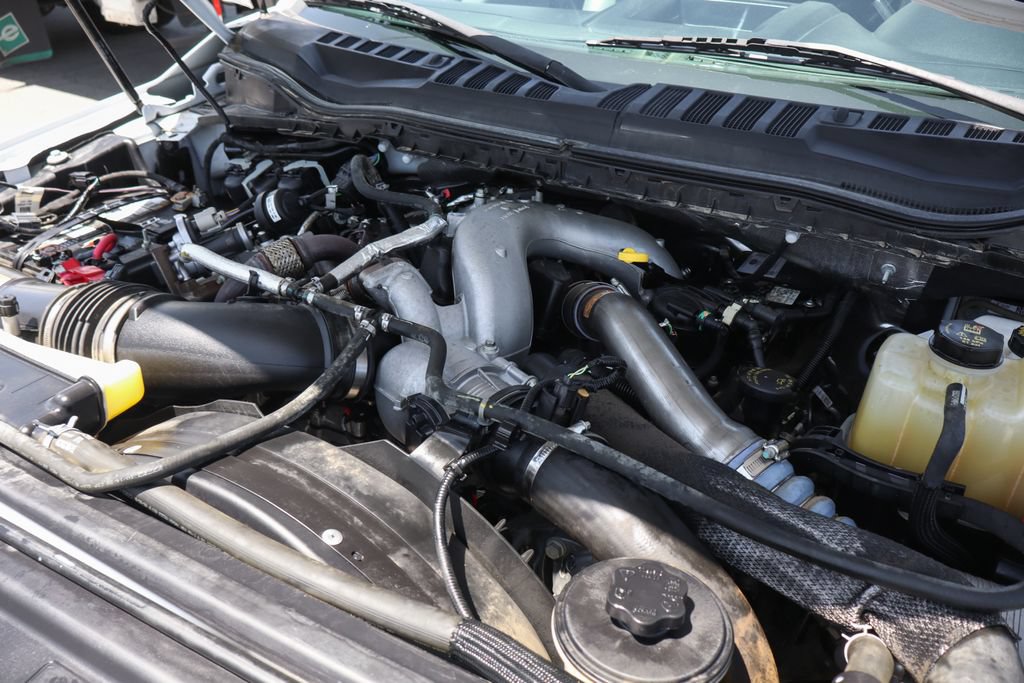 Used 2020 Ford F550 2WD Regular Cab Super Duty image 15