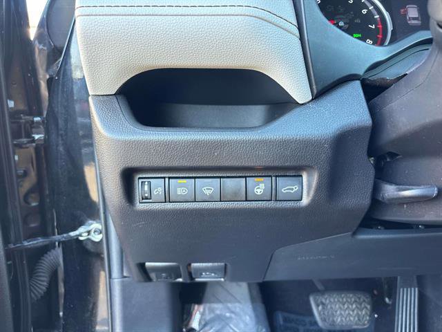 Used 2020 Toyota RAV4 XLE Premium image 15