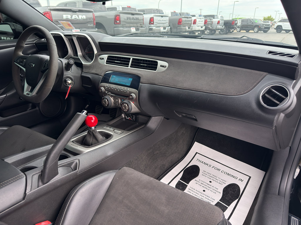 Used 2015 Chevrolet Camaro Z/28 RWD image 12