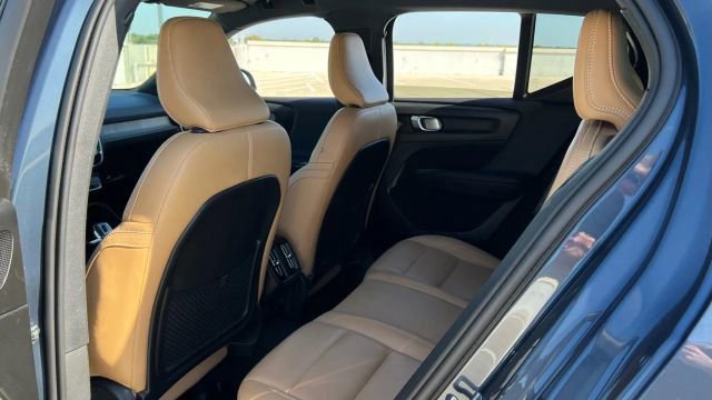 Used 2019 Volvo XC40 T5 Inscription image 25