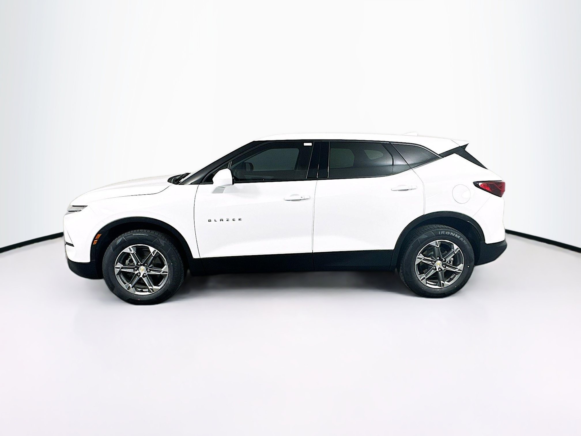 Used 2023 Chevrolet Blazer LT FWD image 4