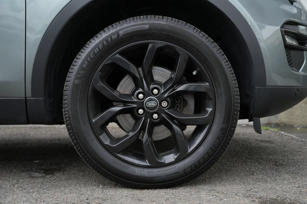 Used 2019 Land Rover Discovery Sport AWD/4WD image 12