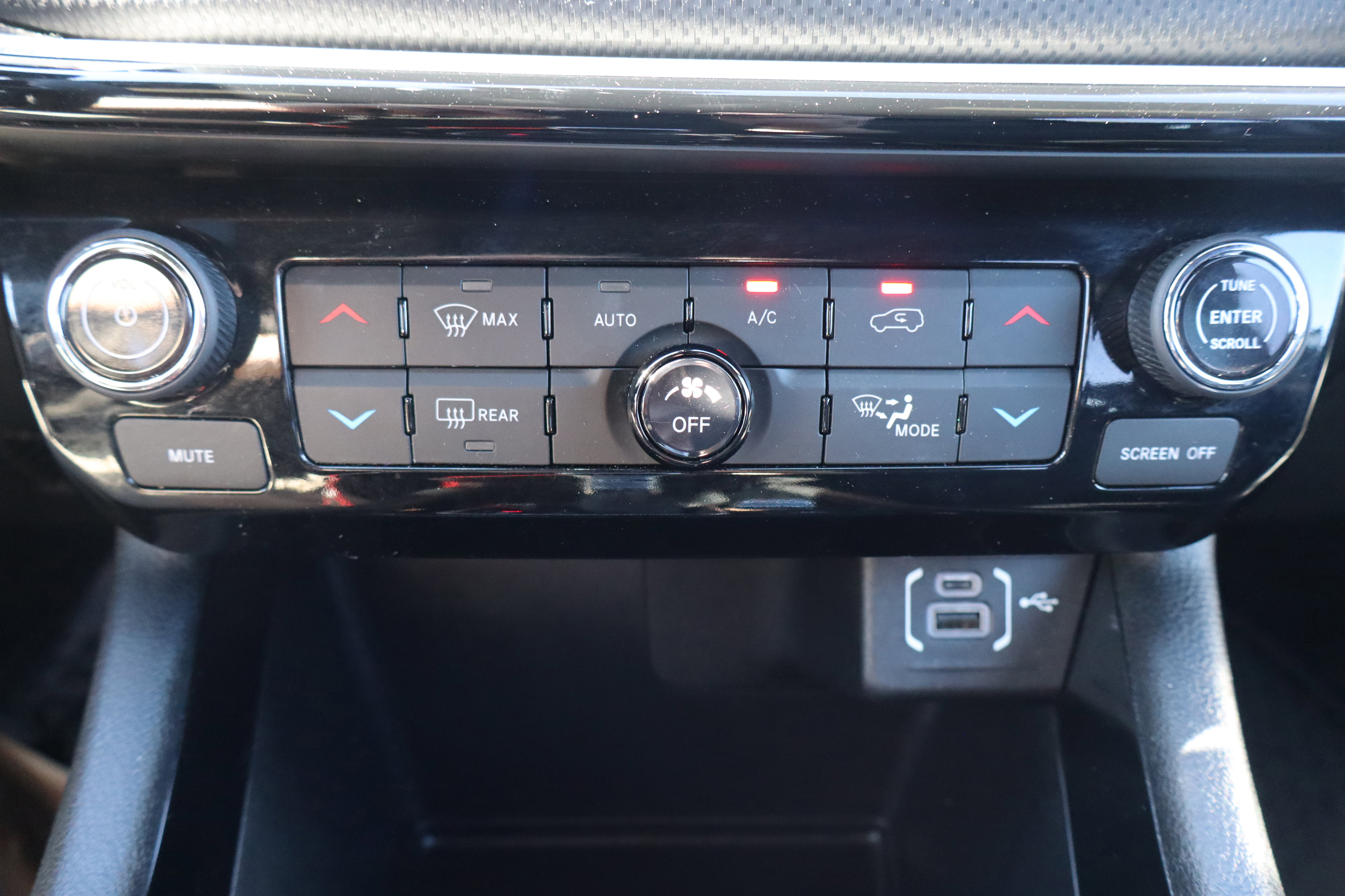 Used 2024 Jeep Compass Trailhawk w/ Trailhawk Convenience Group image 22