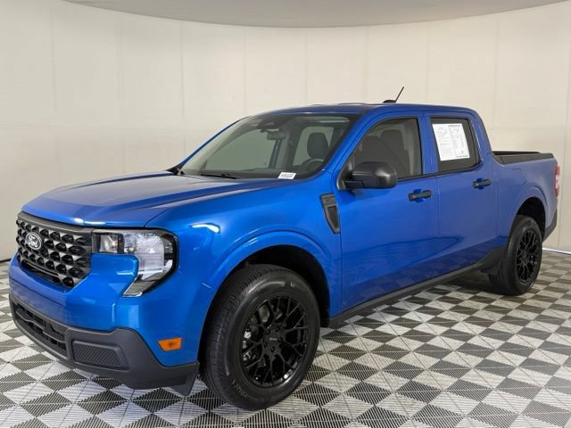 Used 2025 Ford Maverick XL FWD image 2
