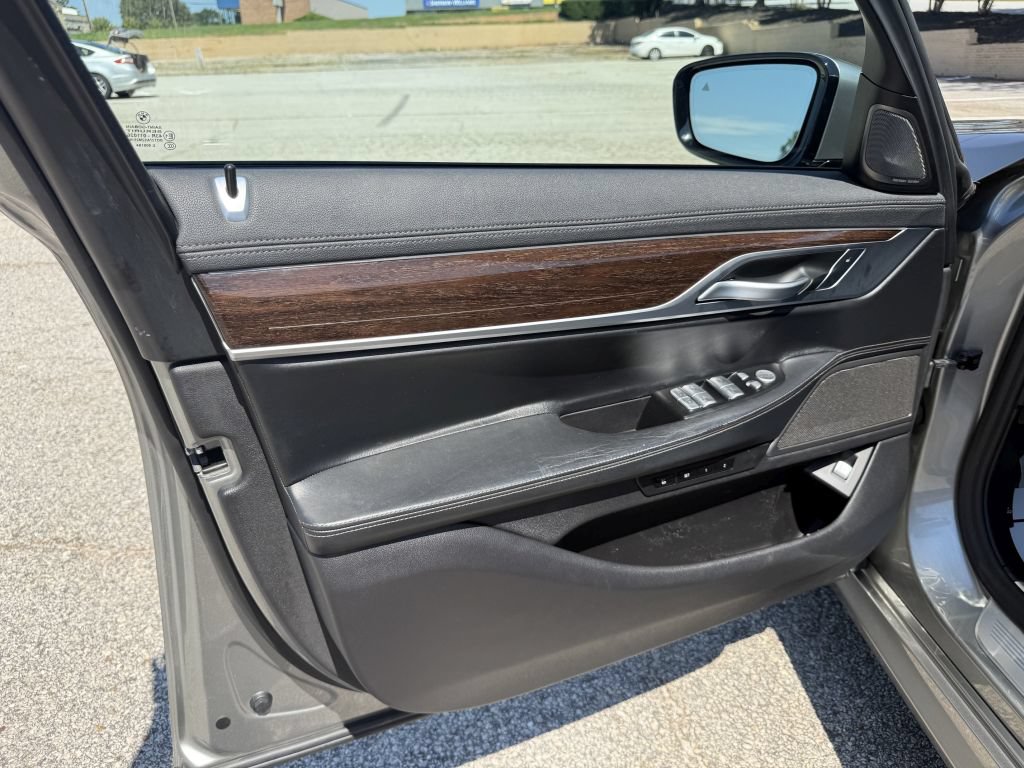 Used 2020 BMW 740i xDrive w/ M Sport Package AWD/4WD image 19
