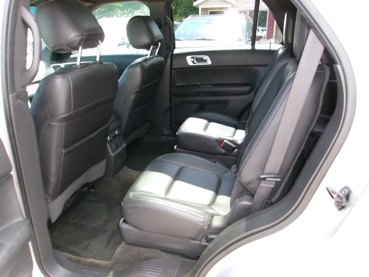 Used 2013 Ford Explorer XLT image 6