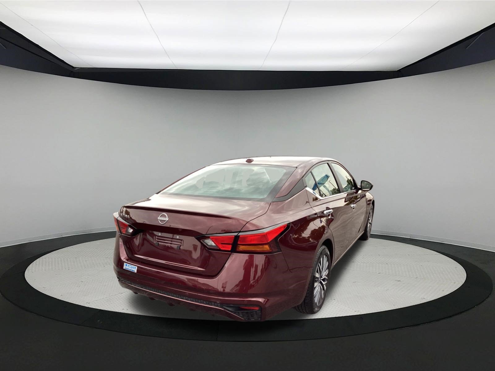 Used 2025 Nissan Altima 2.5 SV FWD image 8