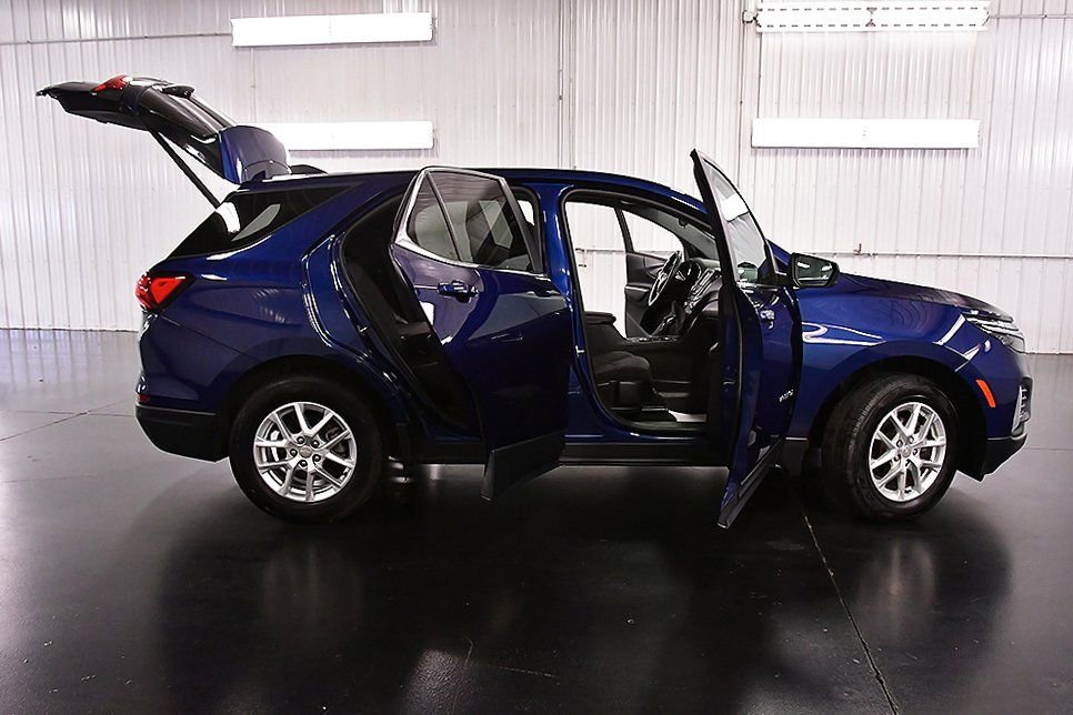 Used 2022 Chevrolet Equinox LT image 34