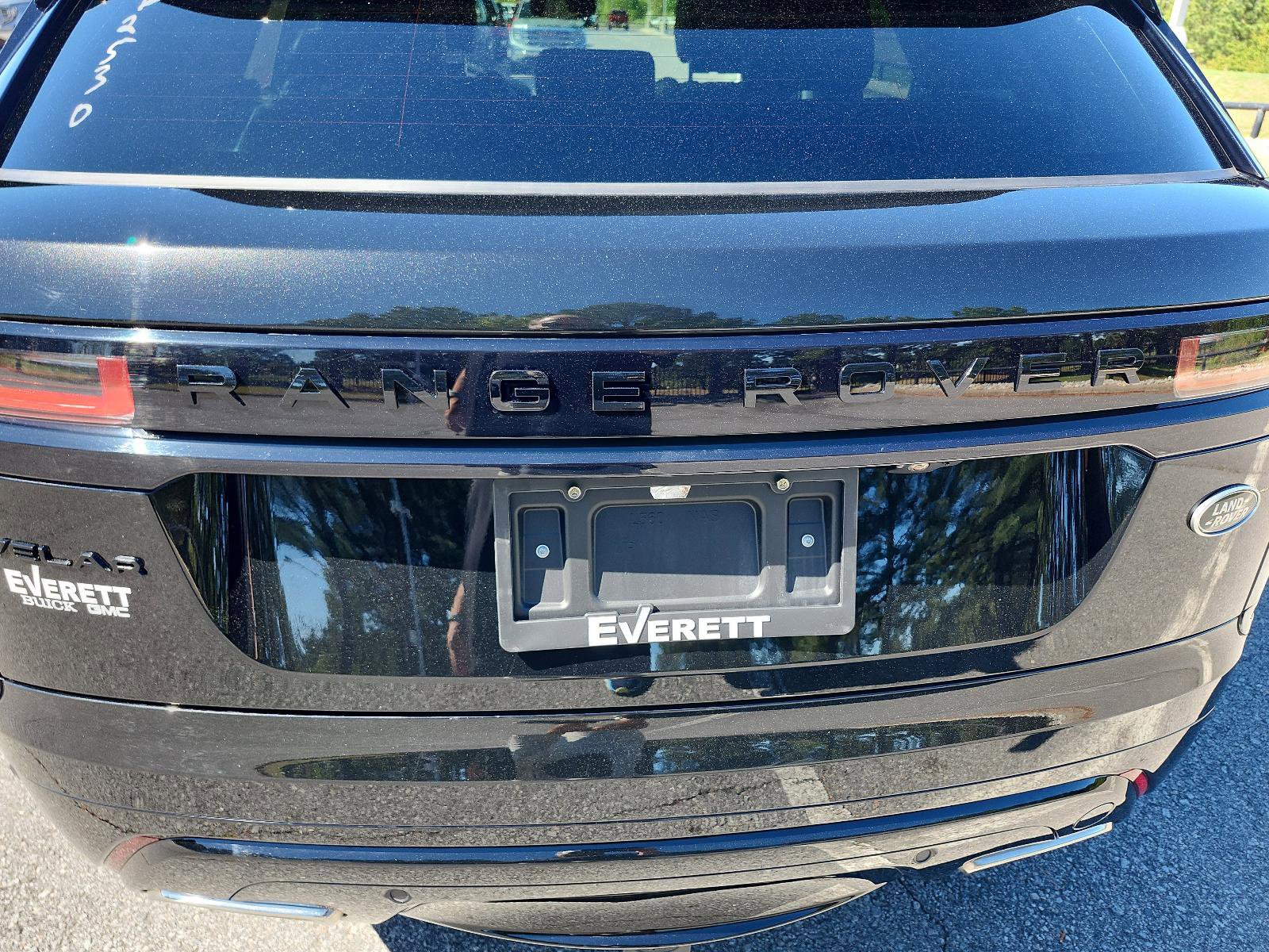 Used 2023 Land Rover Range Rover Velar R-Dynamic S image 5