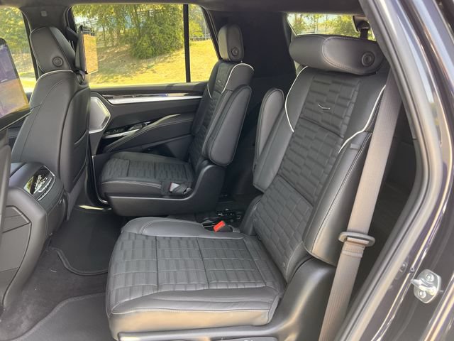 New 2026 Cadillac Escalade Platinum Sport w/ LPO, ONYX Package AWD/4WD image 27