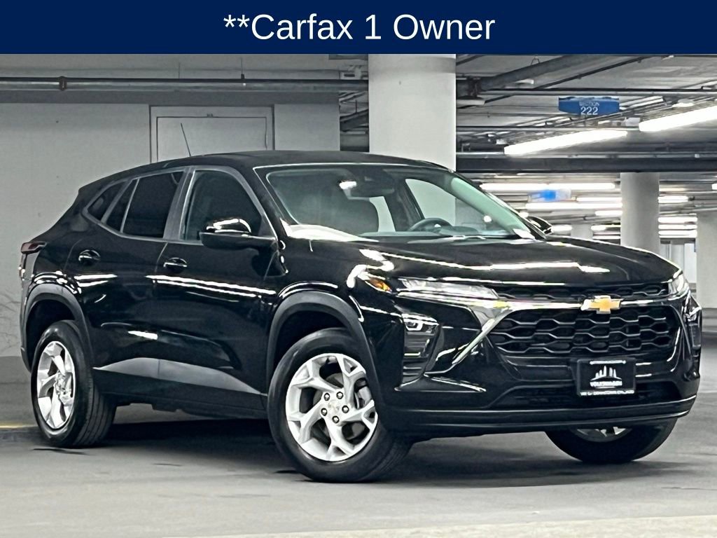 Used 2024 Chevrolet Trax LS w/ LS Convenience Package image 3