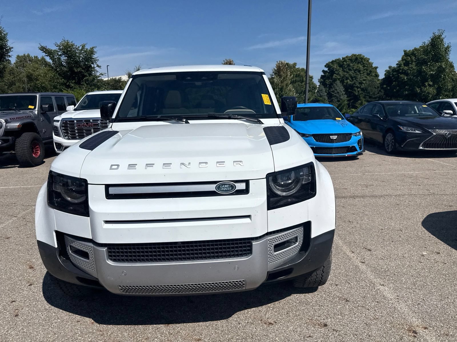Used 2020 Land Rover Defender 110 SE AWD/4WD image 2