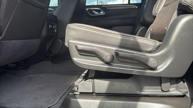 Used 2021 Chevrolet Suburban High Country w/ Premium Package RWD image 26