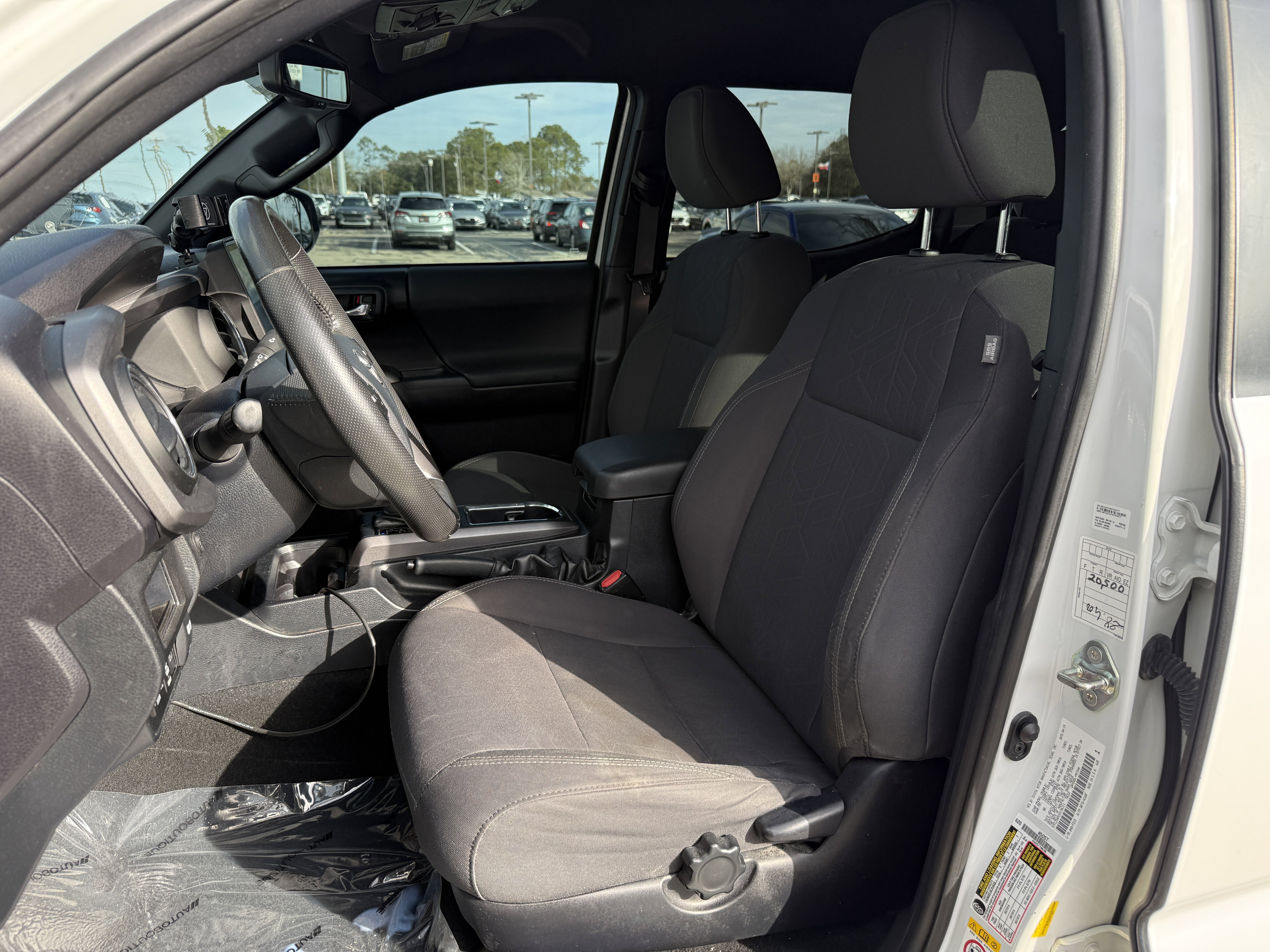 Used 2019 Toyota Tacoma TRD Off-Road w/ Technology Package AWD/4WD image 33