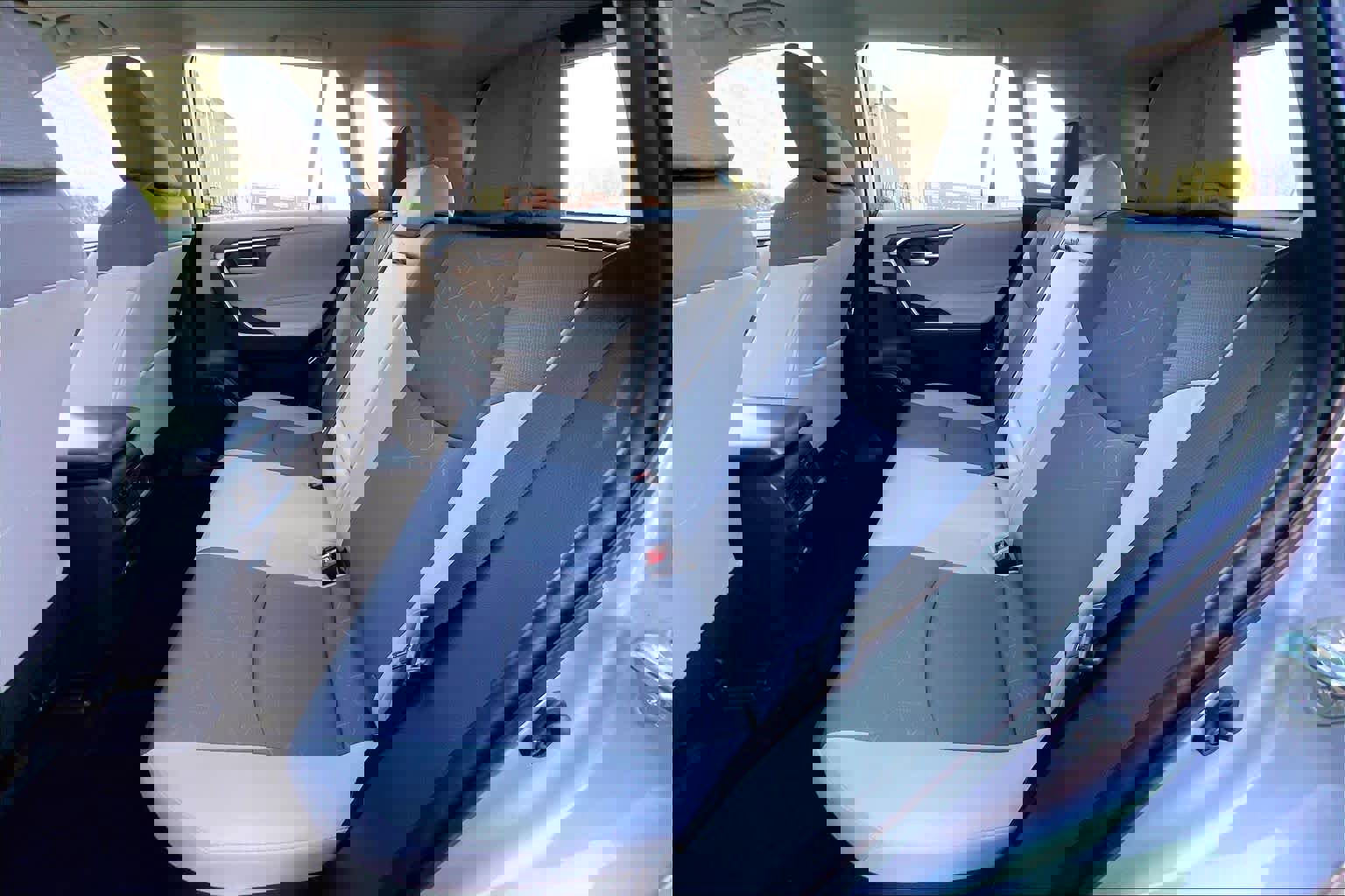 Used 2025 Toyota RAV4 XLE image 20