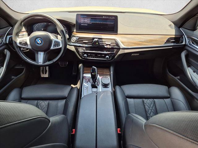 Used 2022 BMW 530e w/ M Sport Package RWD image 18