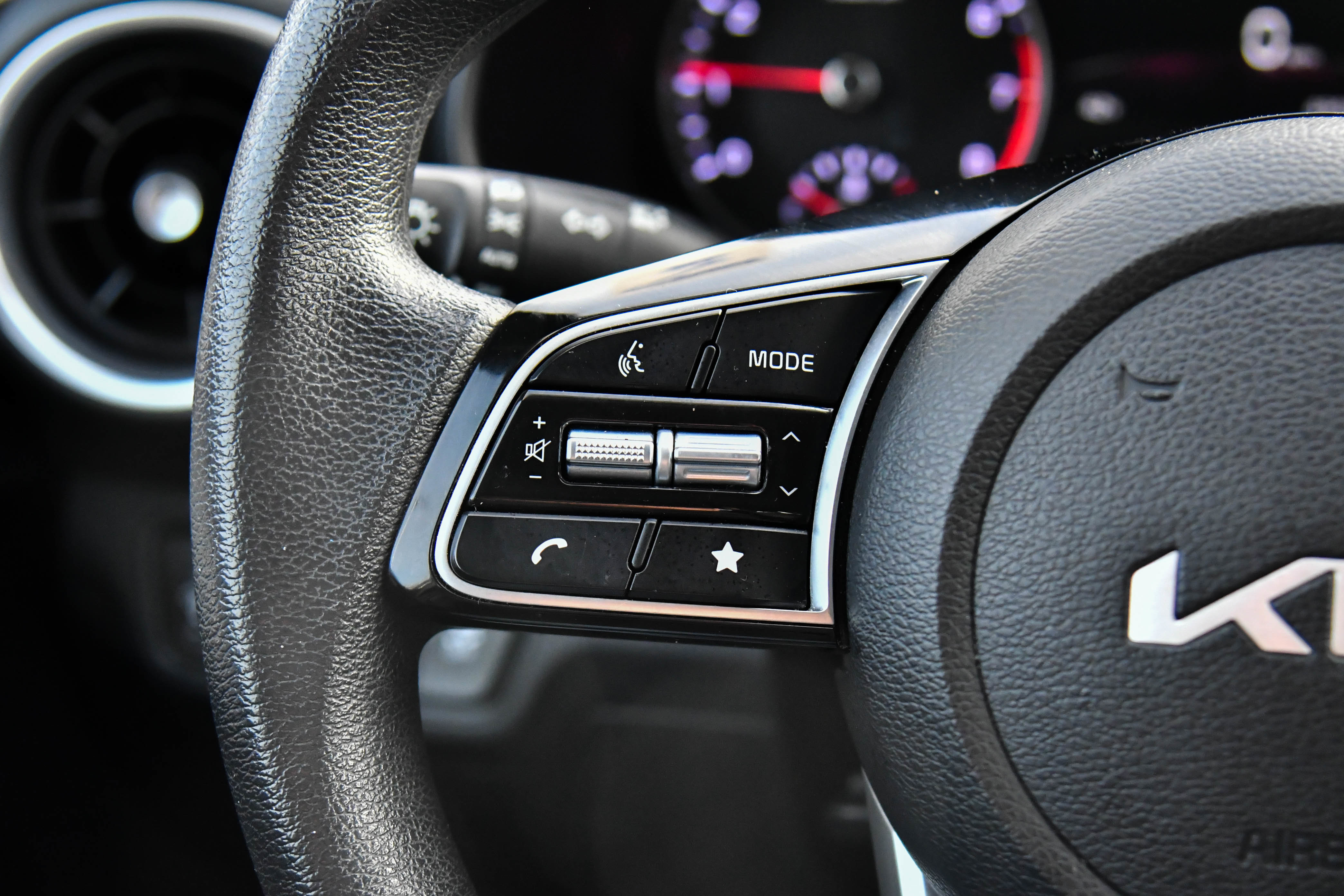 Used 2024 Kia Forte LXS image 25