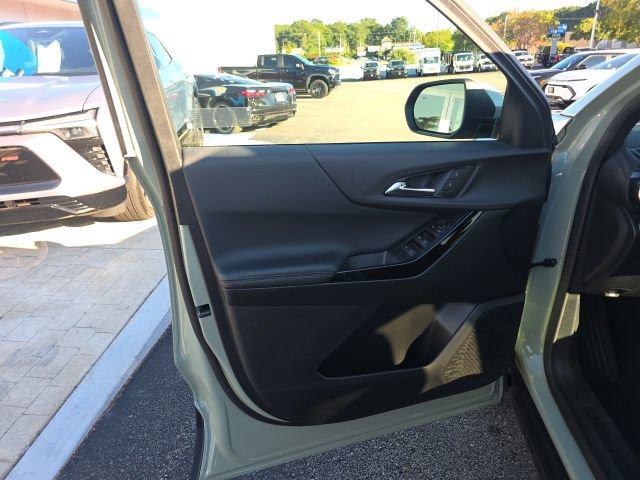 Used 2026 Chevrolet Equinox LT AWD/4WD image 14