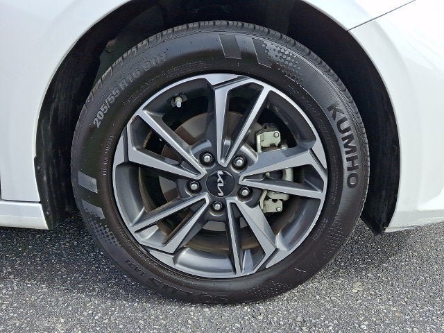 Certified 2023 Kia Forte LXS w/ LXS Technology Package FWD image 8