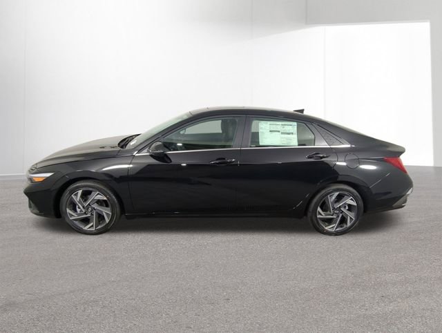 New 2026 Hyundai Elantra Limited image 13