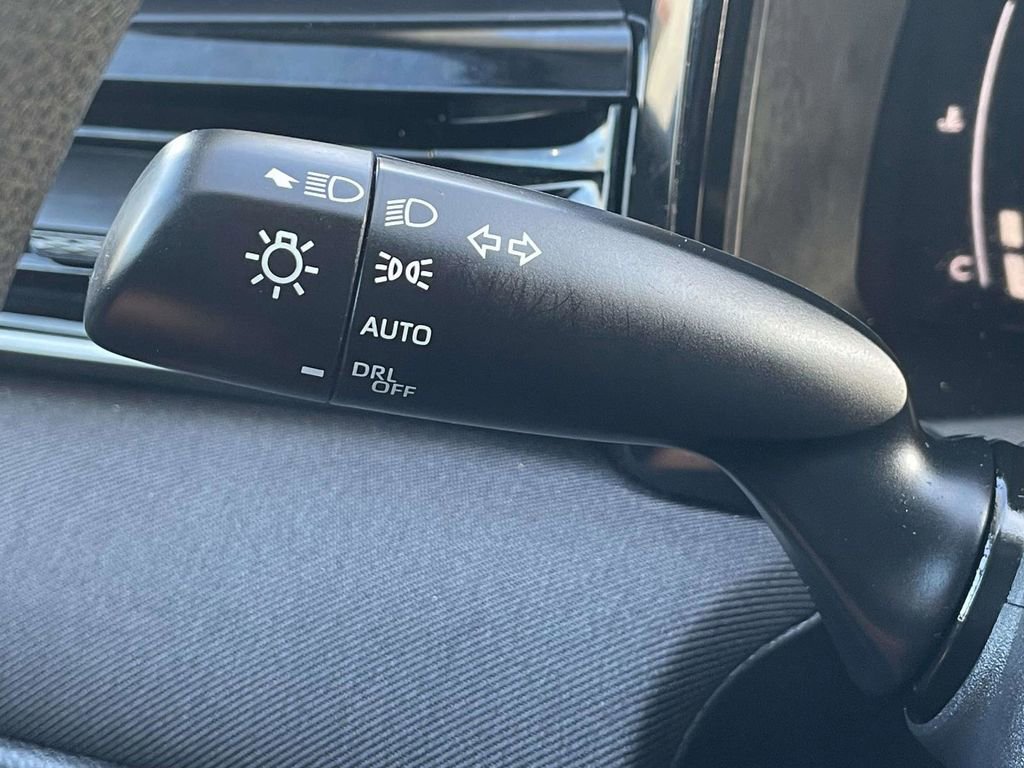 Used 2025 Toyota Camry LE FWD image 28