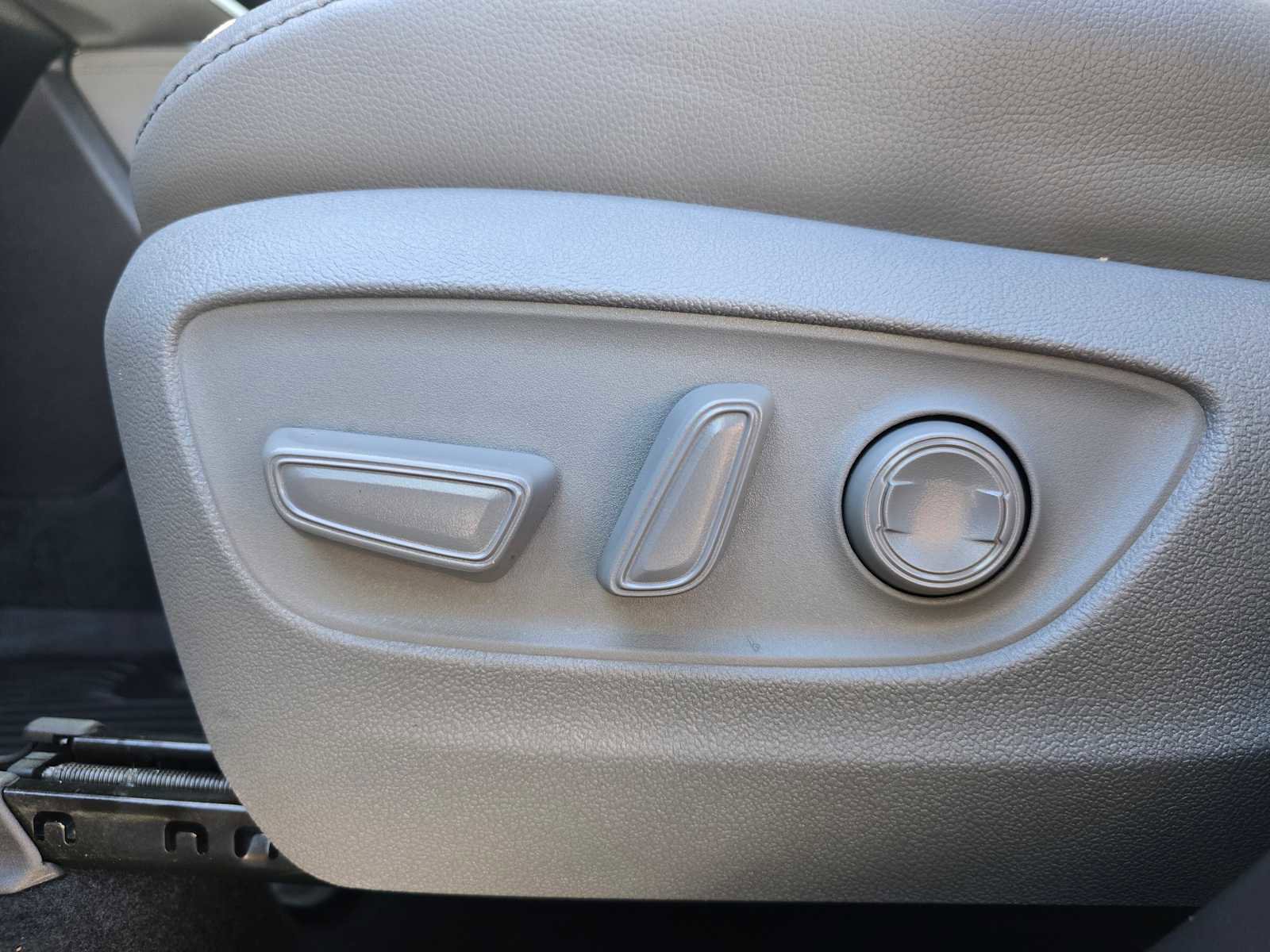 Used 2022 Toyota Highlander Platinum image 25