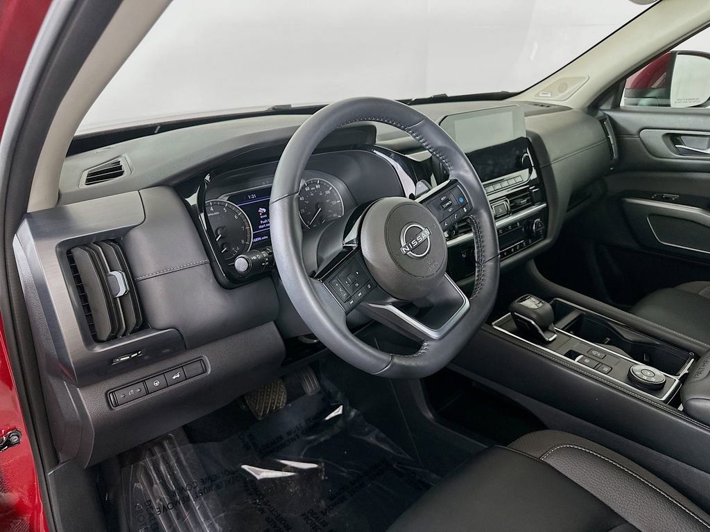 Certified 2025 Nissan Pathfinder SL w/ SL Premium Package image 16