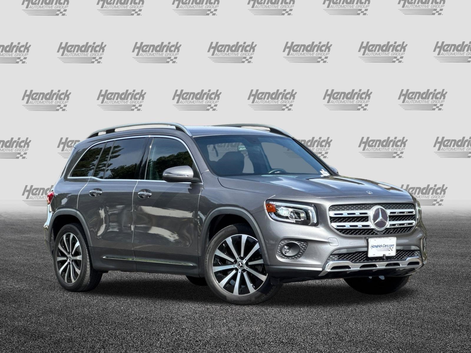 Used 2021 Mercedes-Benz GLB 250 4MATIC image 2