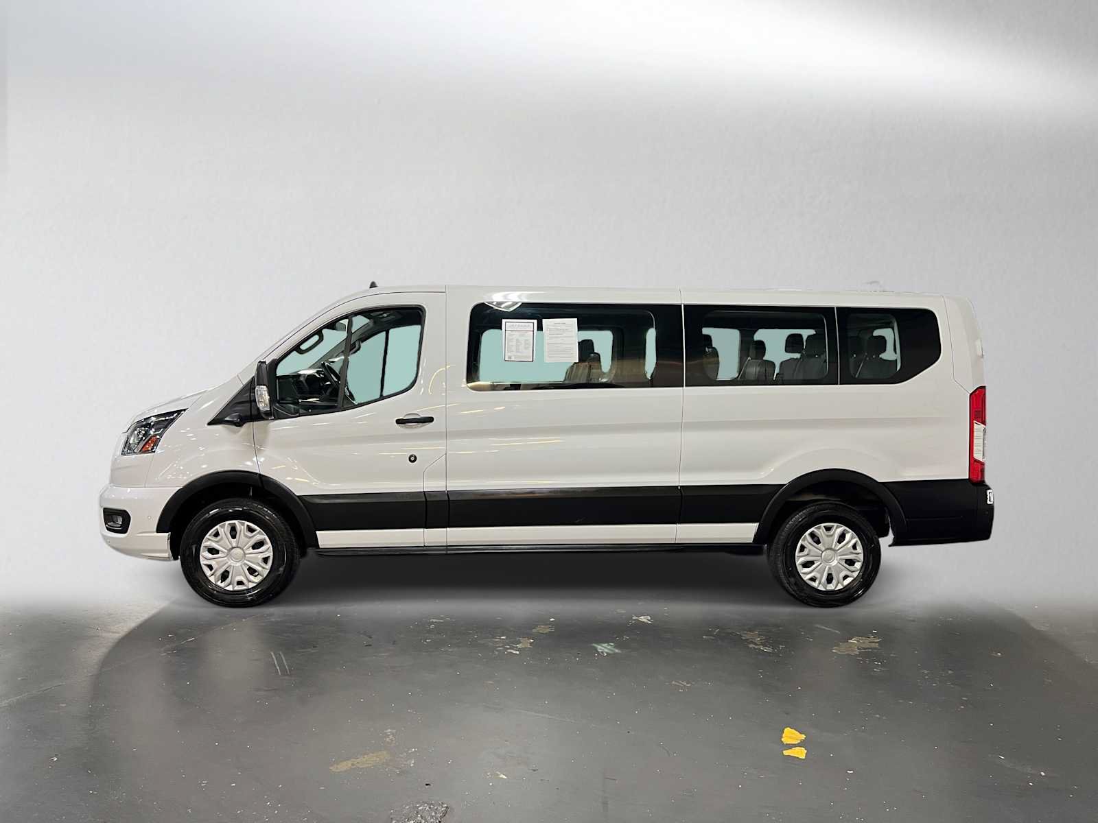Used 2023 Ford Transit 350 XLT RWD image 5