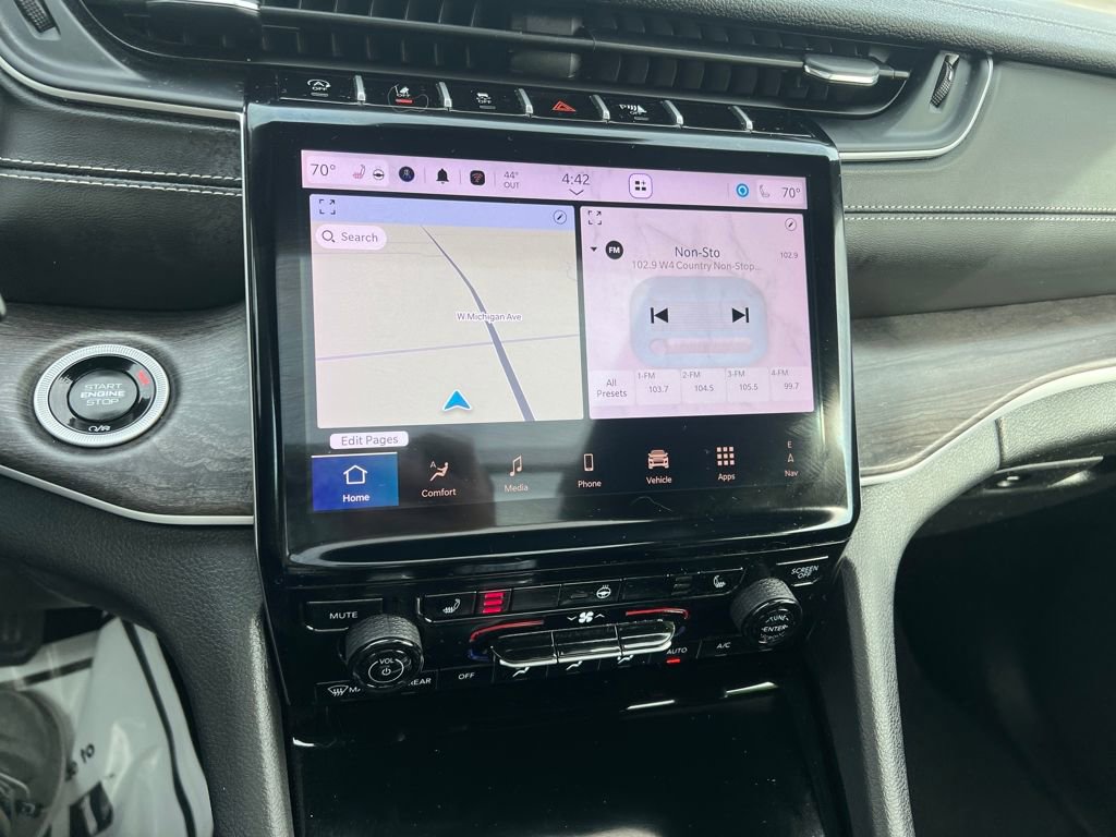 Used 2024 Jeep Grand Cherokee L Limited image 16