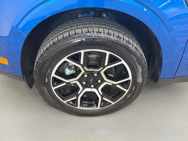 Certified 2025 Ford Maverick Lariat w/ 4K Tow Package AWD/4WD image 32