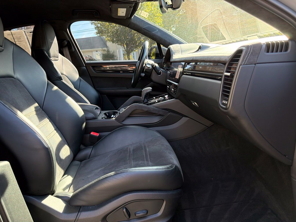 Used 2023 Porsche Cayenne Turbo GT AWD/4WD image 30