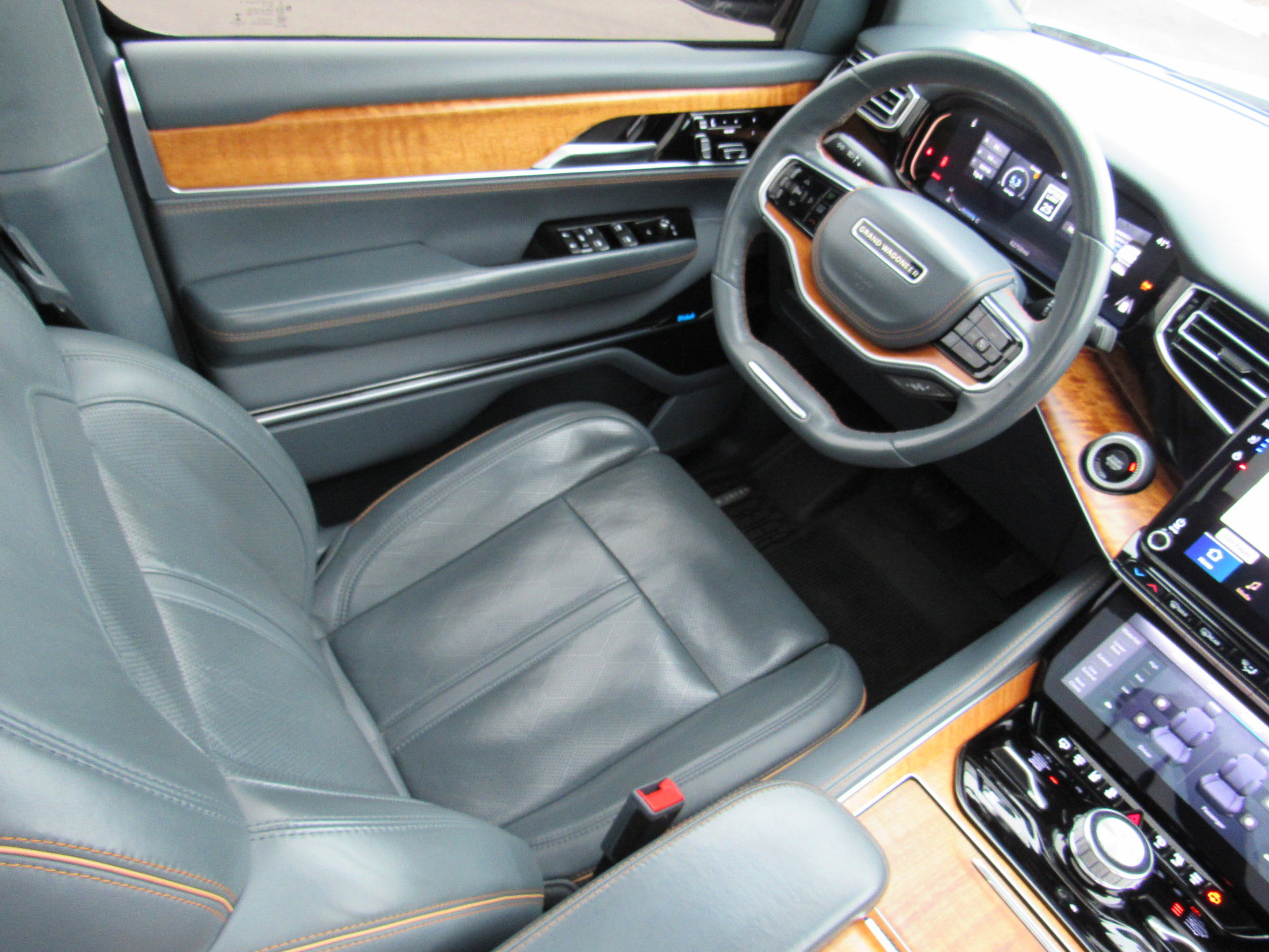 Used 2022 Jeep Grand Wagoneer Series II image 37