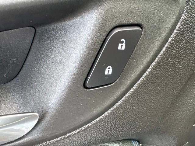 Used 2025 Buick Encore GX Sport Touring AWD/4WD image 11