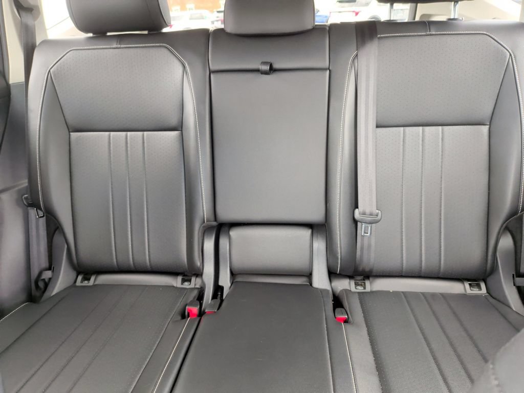 Used 2022 Volkswagen Tiguan SE AWD/4WD image 8