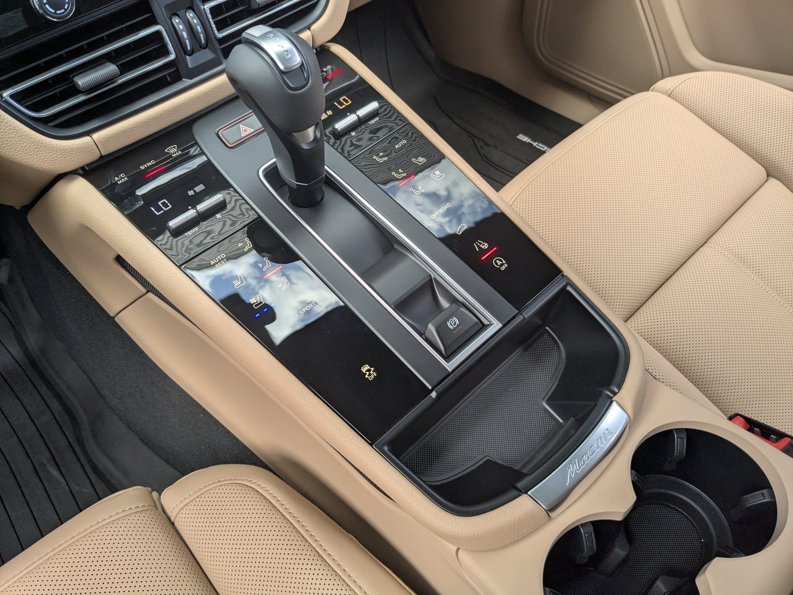 New 2026 Porsche Macan AWD/4WD image 21