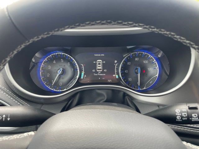 New 2026 Chrysler Pacifica Select image 18